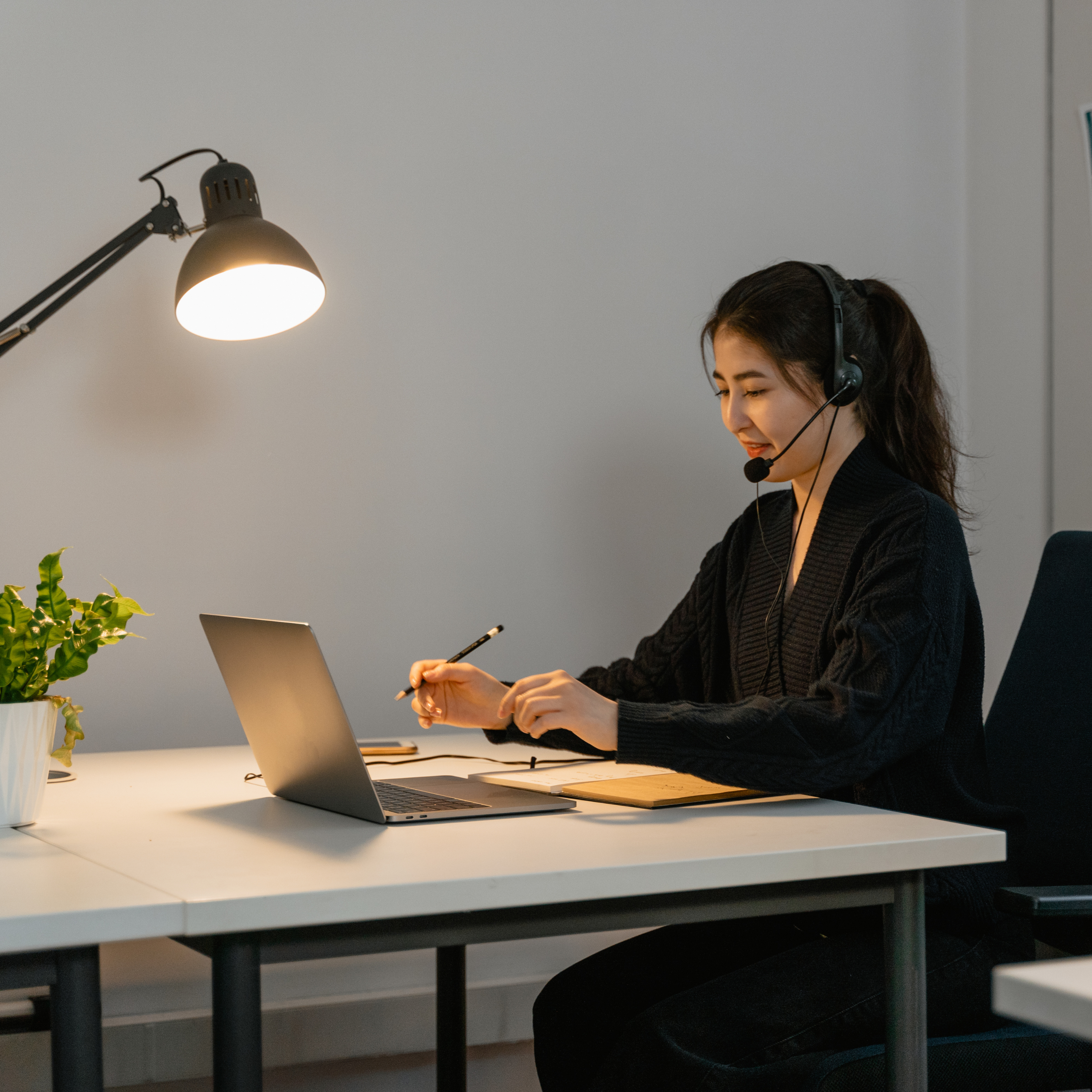 Smiling virtual assistant on a video call